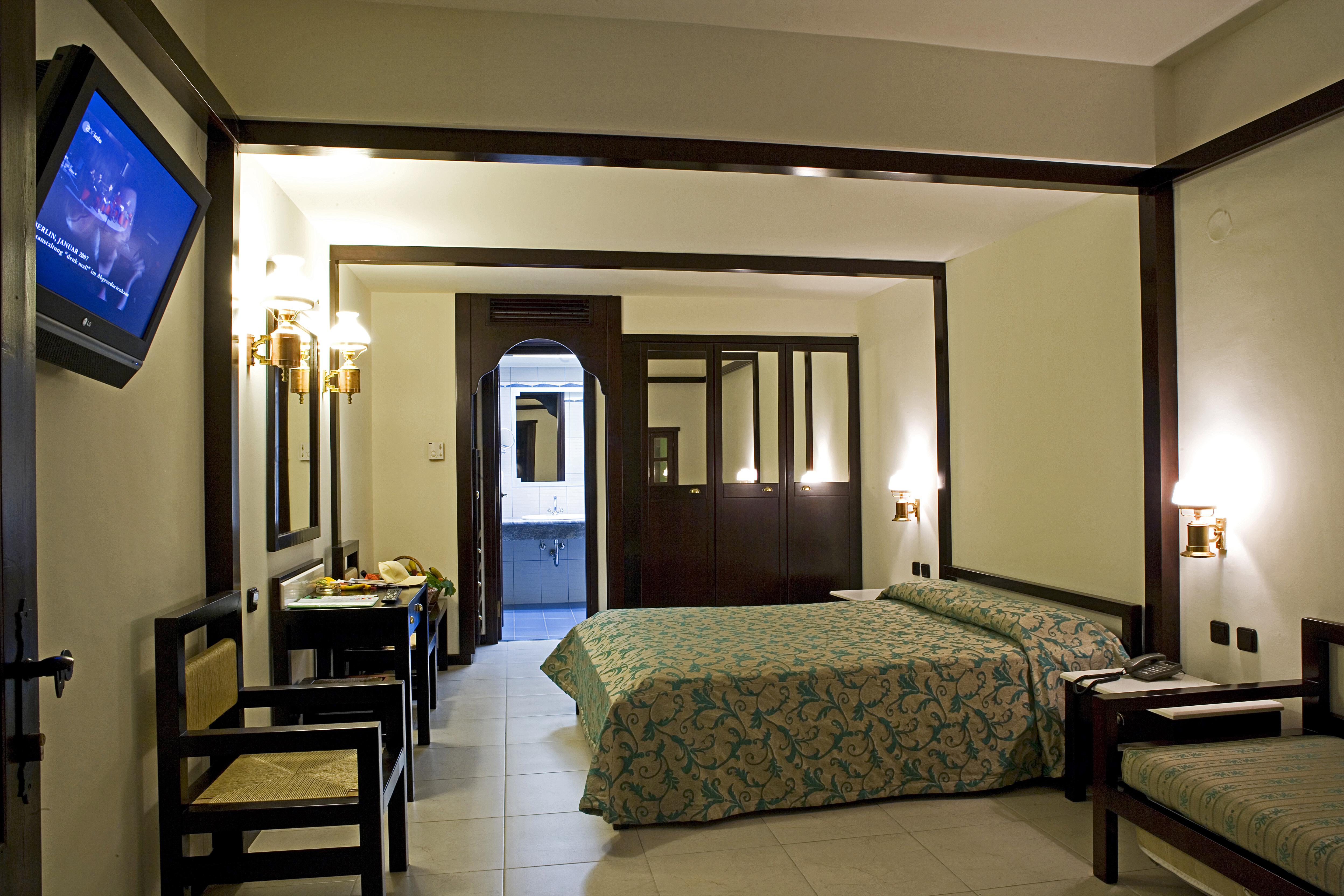 Simantro Resort Száni-part Kültér fotó A room at the hotel
