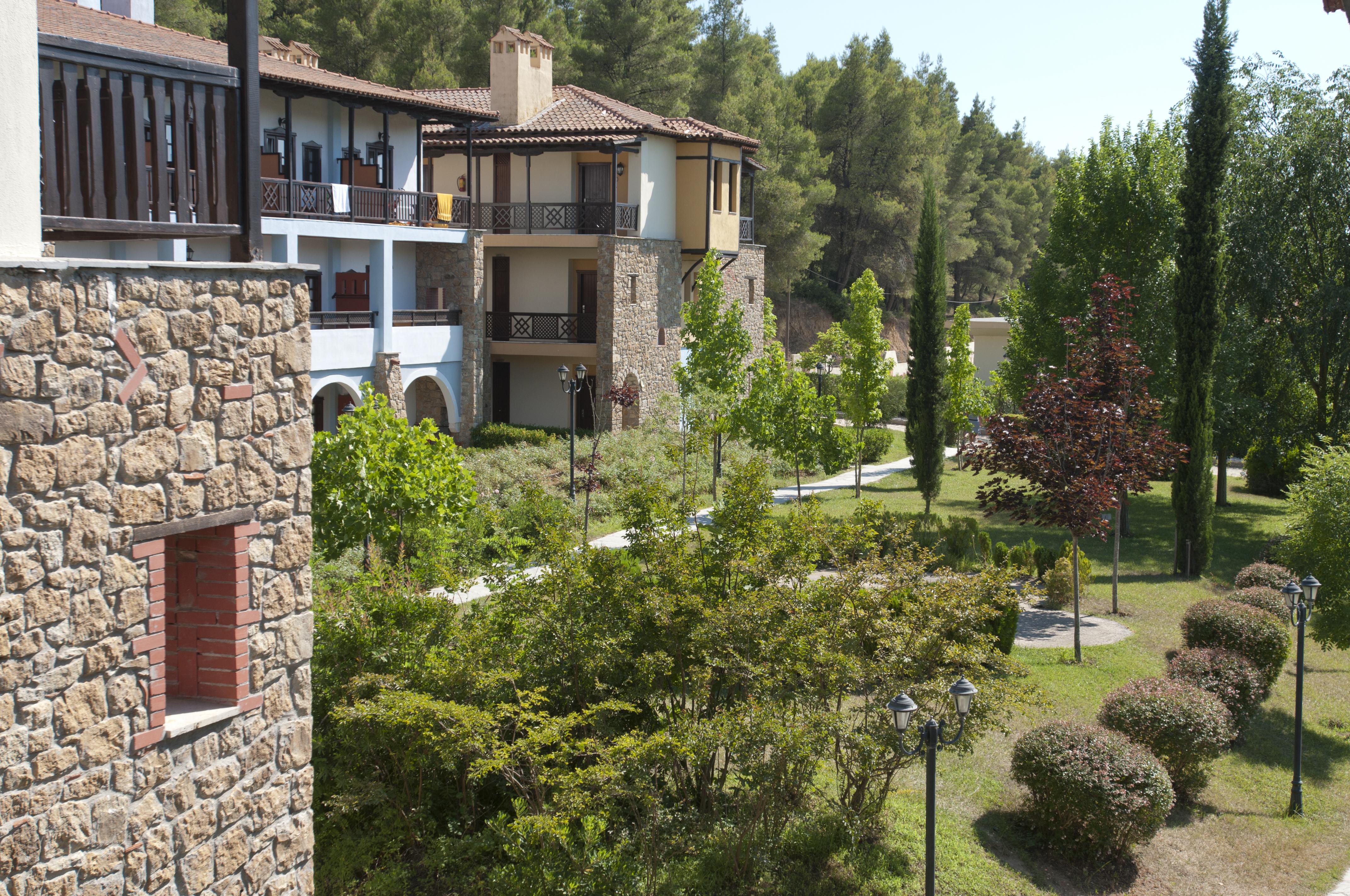 Simantro Resort Száni-part Kültér fotó The campus of the University of Patras