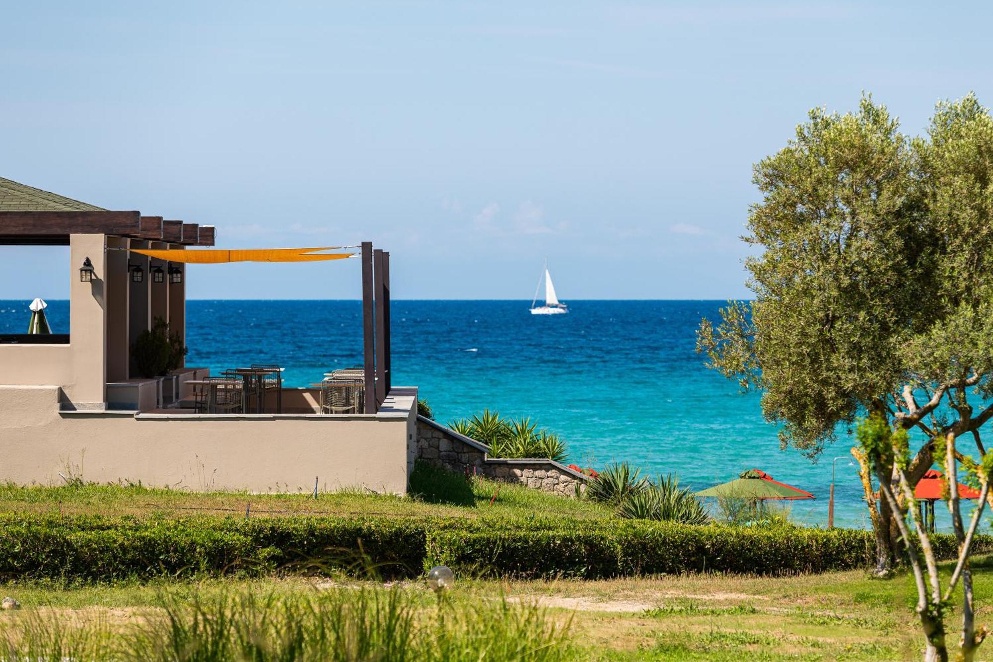 Simantro Resort Száni-part Kültér fotó View of the sea from the hotel