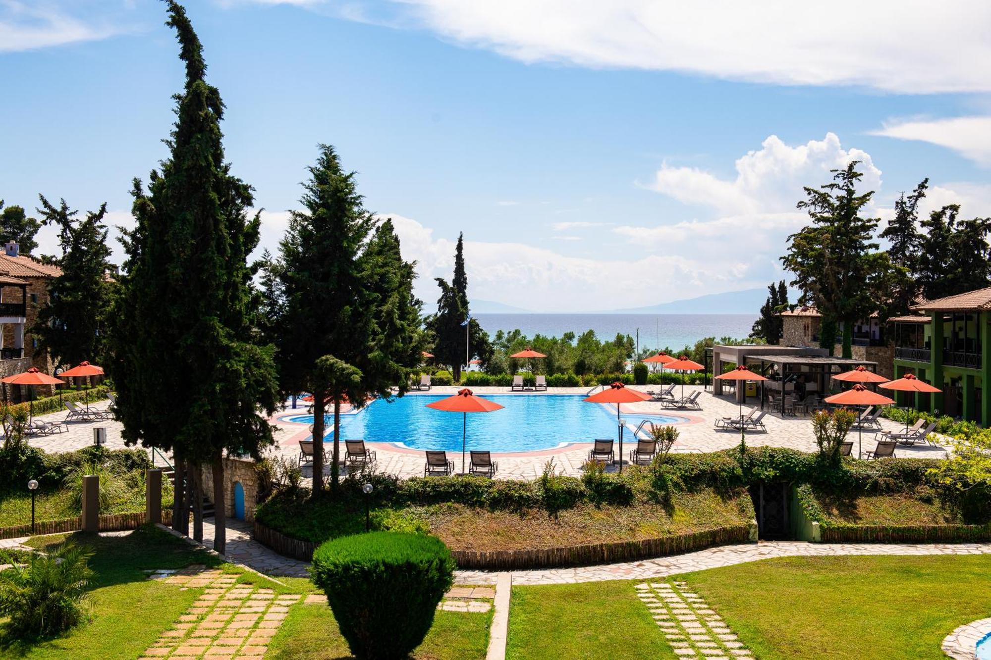 Simantro Resort Száni-part Kültér fotó The pool at the Athens Olympic Centre