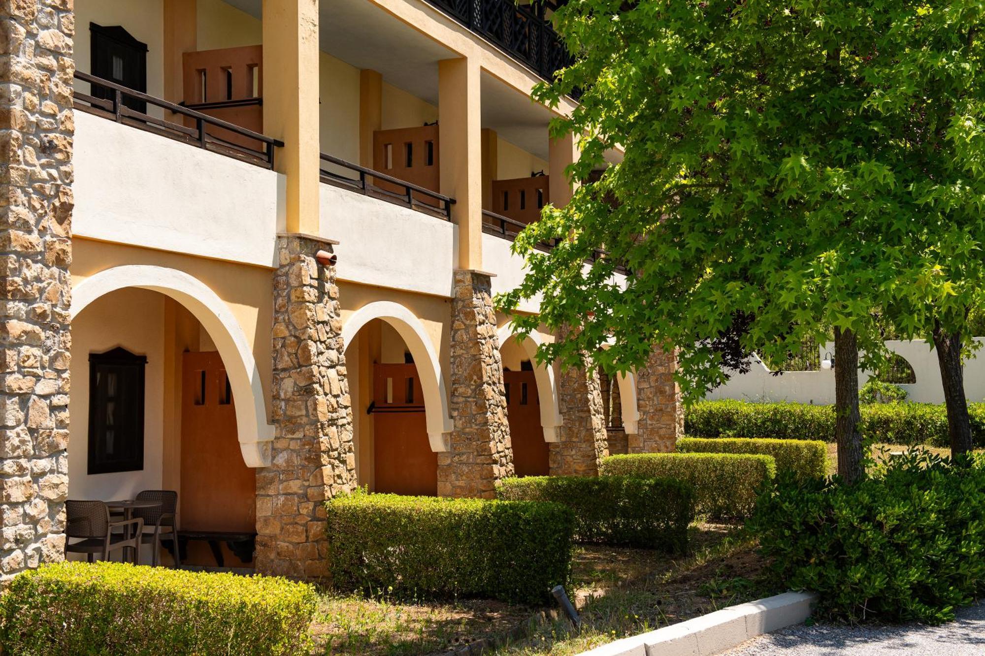 Simantro Resort Száni-part Kültér fotó The University of Patras